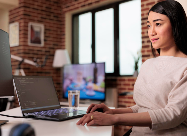 Person checking SkillsFuture course funding eligibility on a laptop before enrolling in an AI course